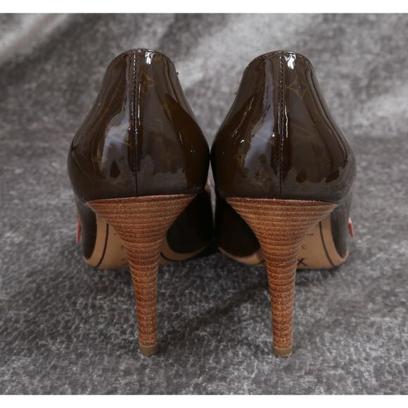 LOUIS VUITTON LADIES PUMPS HEELS LV MONOGRAM PATENT 38.5 / 8.5 BOX AND BAGS INCL - Picture 4 of 11